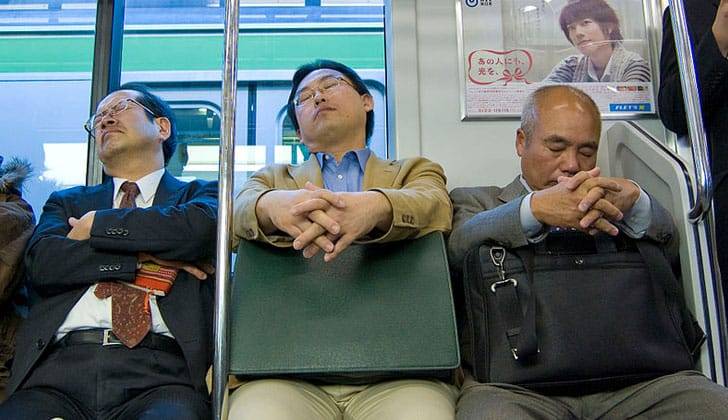 dormir siesta japonesa inemuri