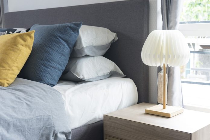 limpiar el cabecero de la cama